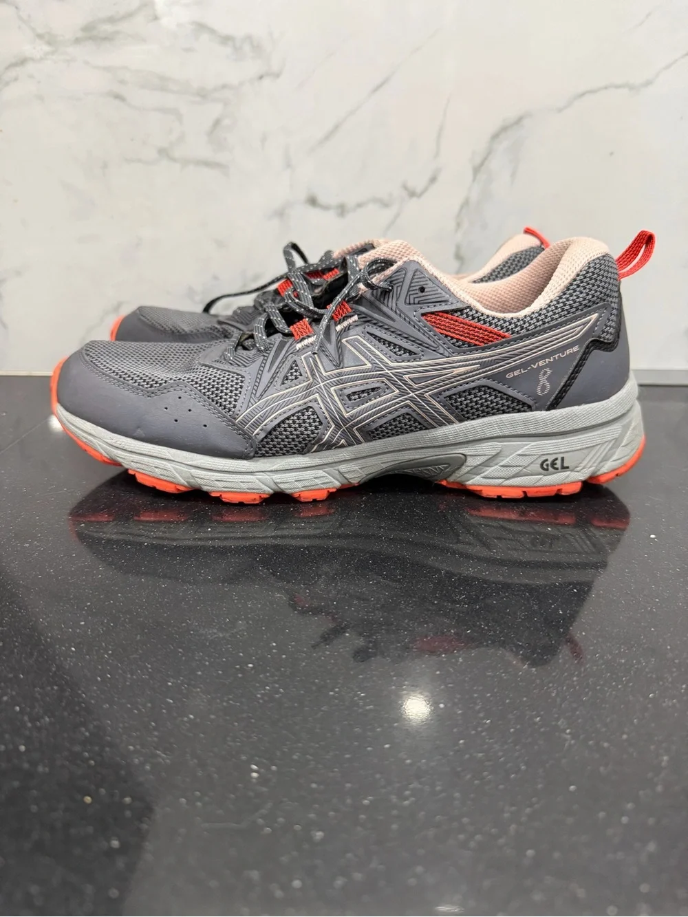 Asics gel venture 8 women’s running Gray & Coral Trail  Sneakers size 11